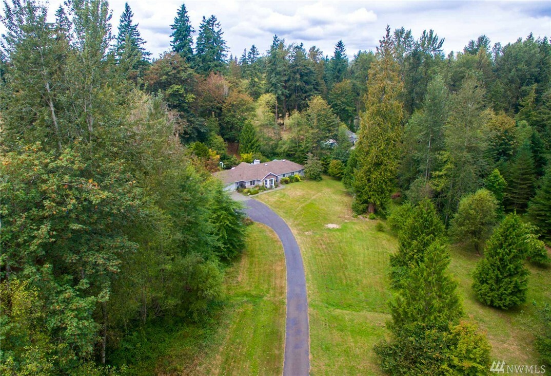 Property Photo:  22255 215th Ave SE  WA 98038 