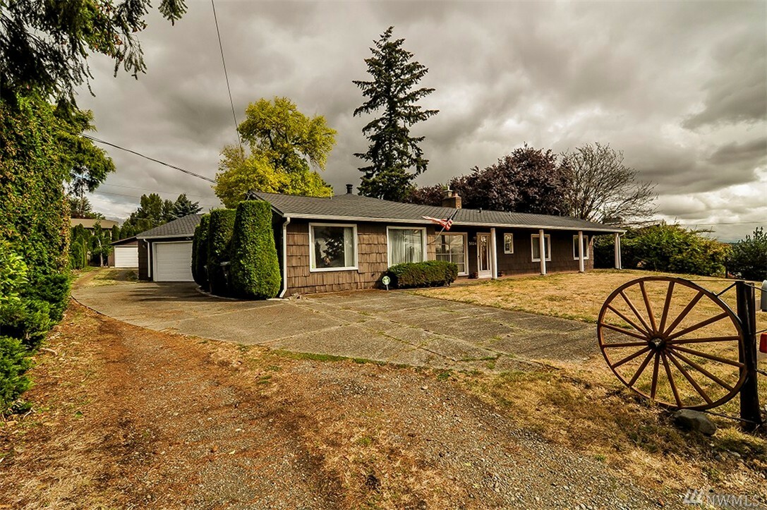 Property Photo:  5124 S 170th St  WA 98188 