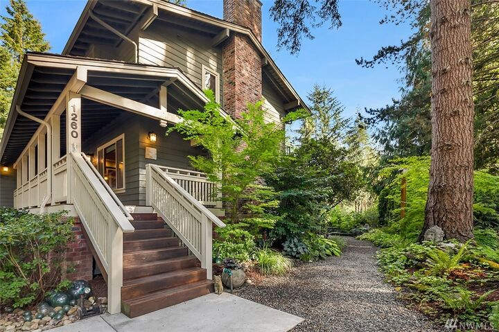 Property Photo:  1260 Sycamore Dr SE  WA 98027 