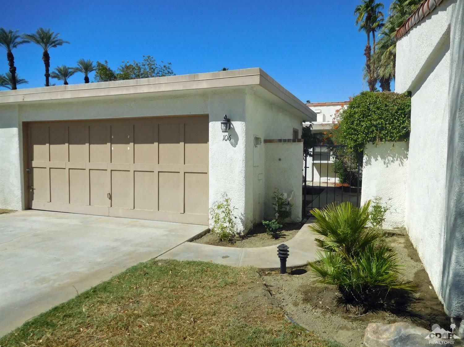 Property Photo: 106 Avenida Las Palmas CA 92270