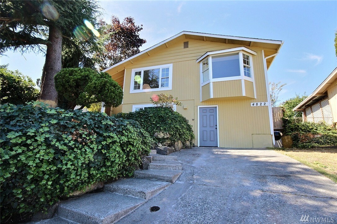 Property Photo: 4822 E K St WA 98404