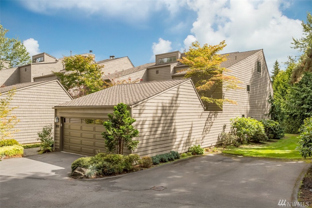 Property Photo: 1802 101st Place NE WA 98004