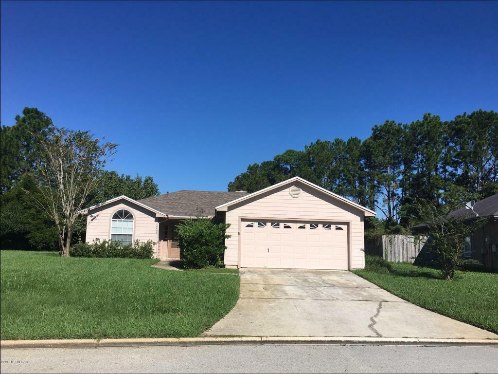 Property Photo: 12403 Antler Hill Drive N FL 32224