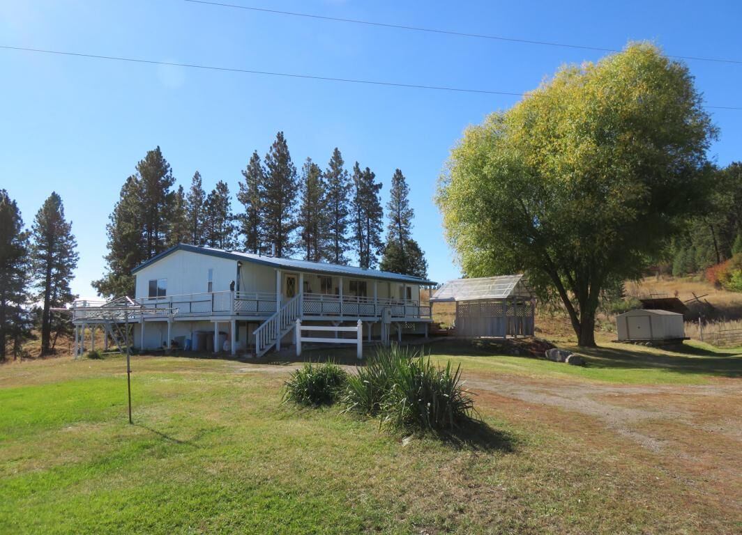 Property Photo:  43 Redmond Rd  WA 99166 