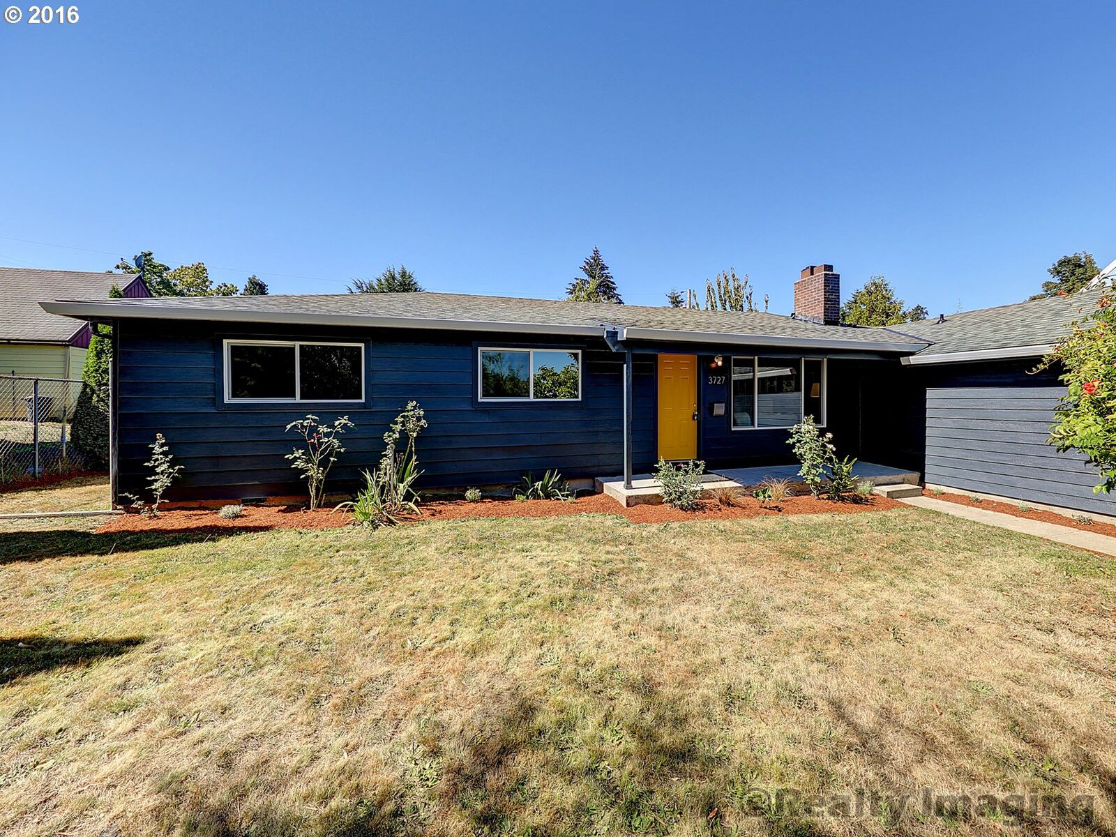 Property Photo: 3727 NE 105th Ave OR 97220