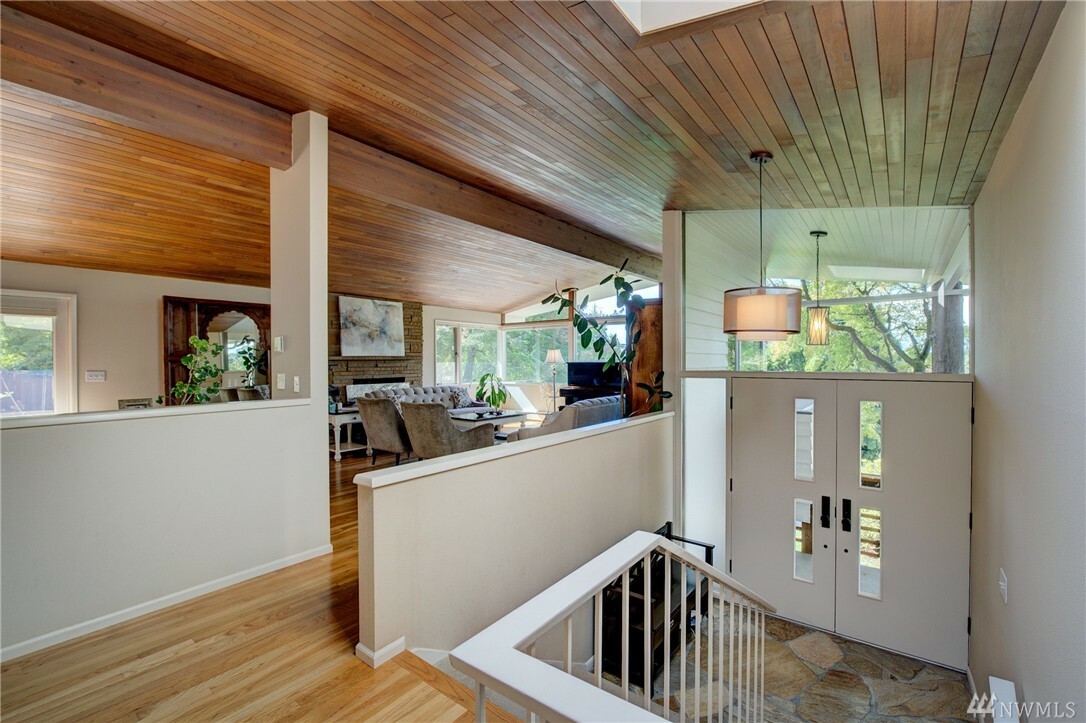 Property Photo:  2404 88th Ave NE  WA 98004 