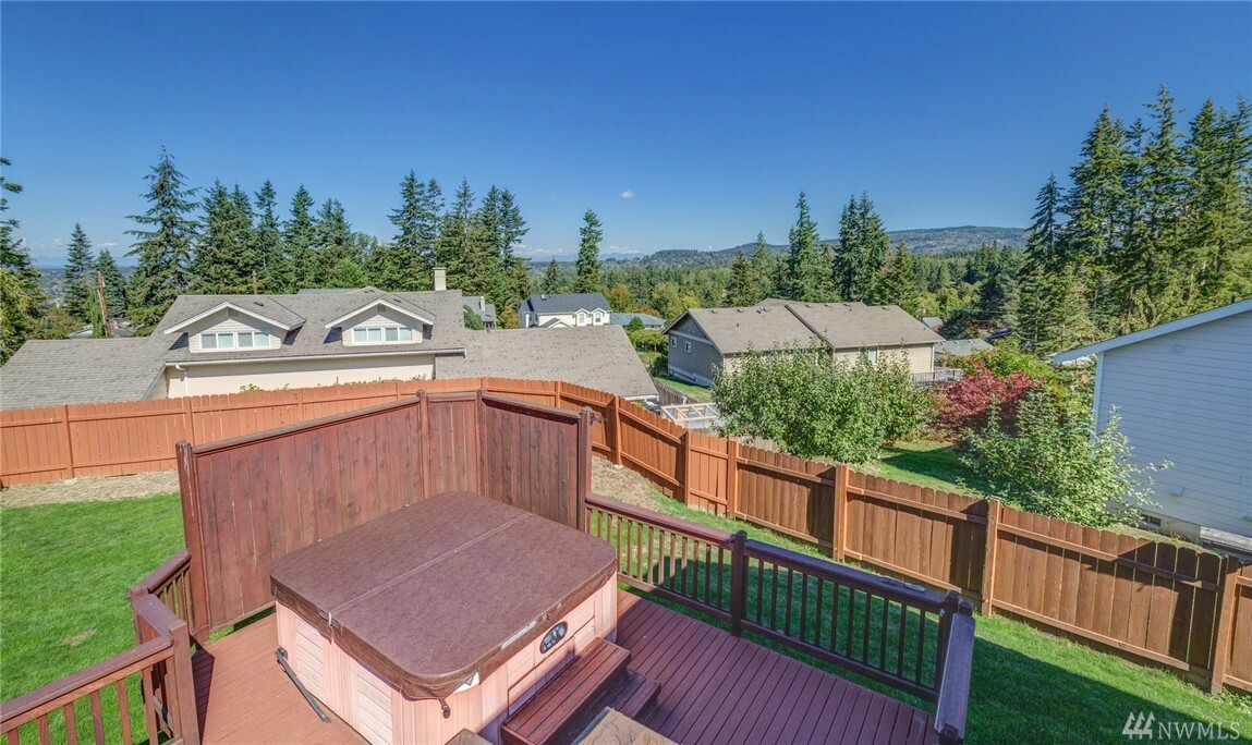 Property Photo:  1127 Newton St  WA 98229 