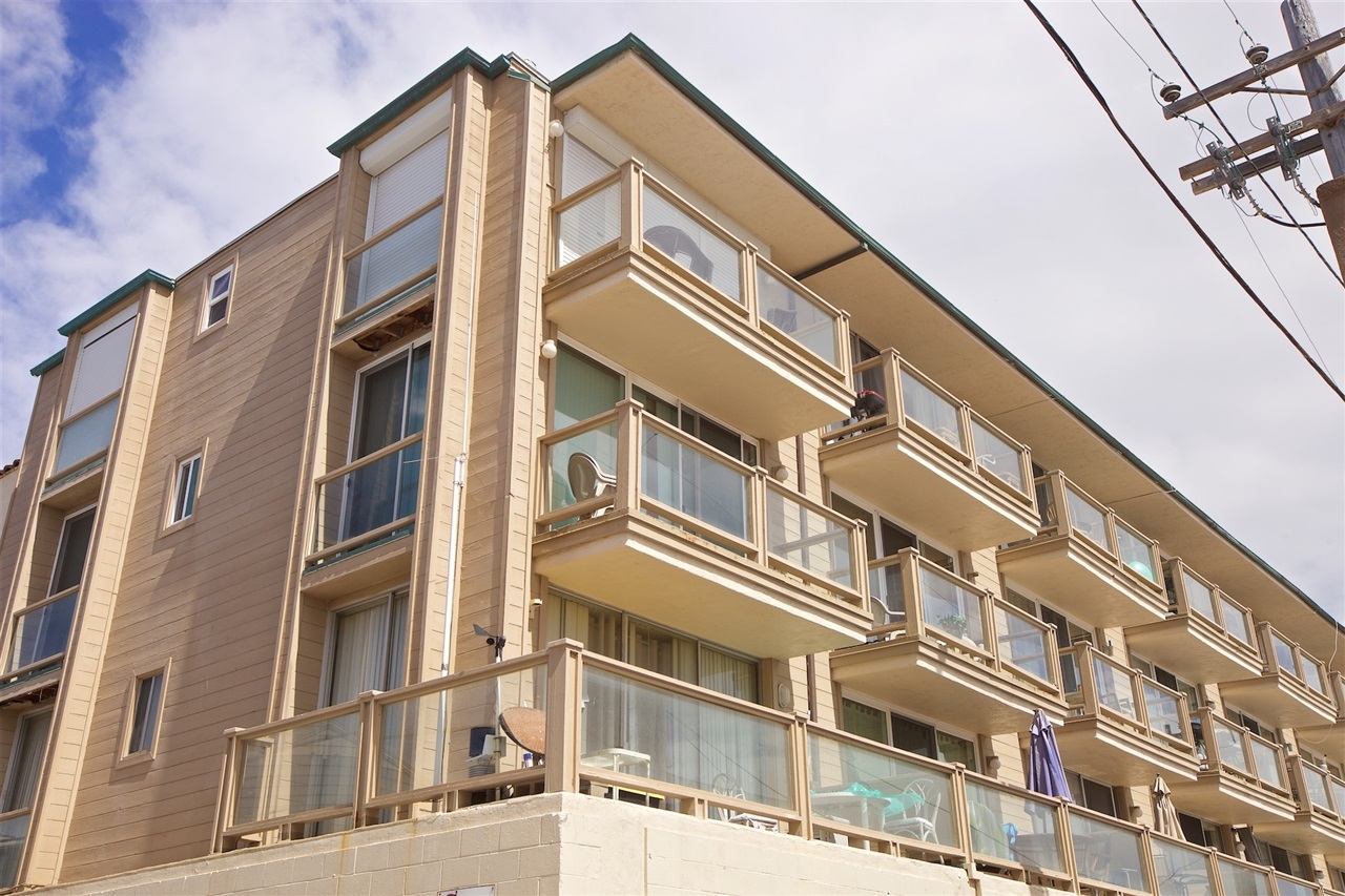 Property Photo: 725 Redondo Ct 23 CA 92109