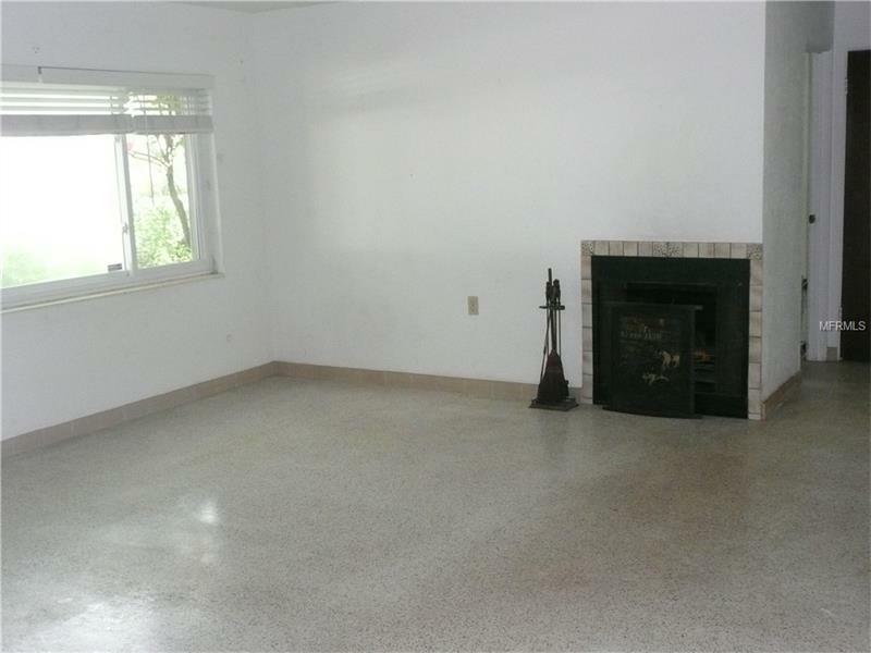 Property Photo:  600 Alda Way NE  FL 33704 