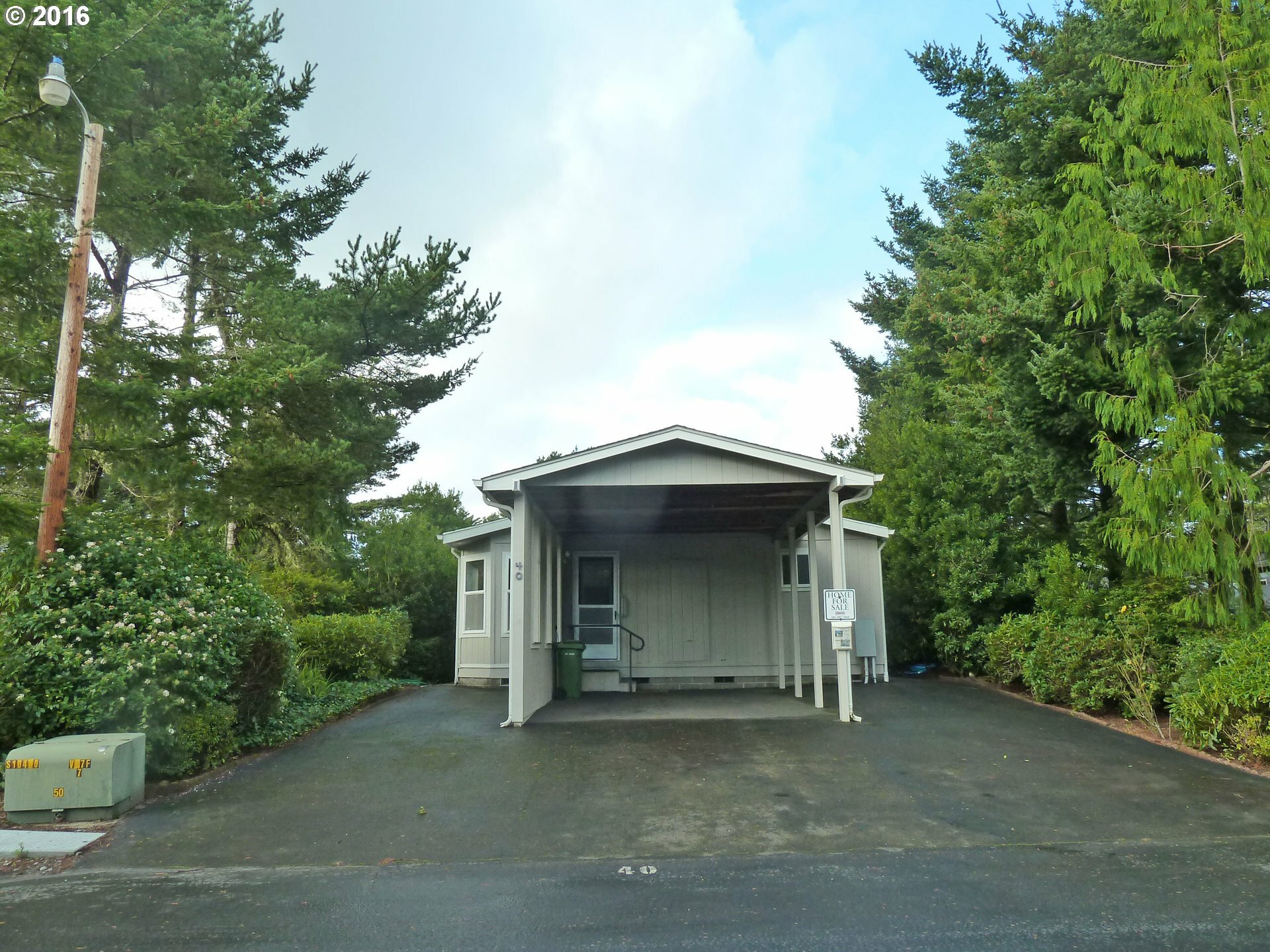 Property Photo: 1600 Rhododendron Dr 40 OR 97439