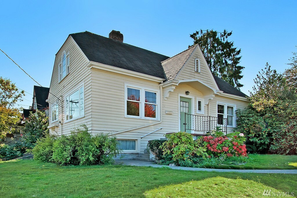 Property Photo:  4025 E Garfield St  WA 98112 