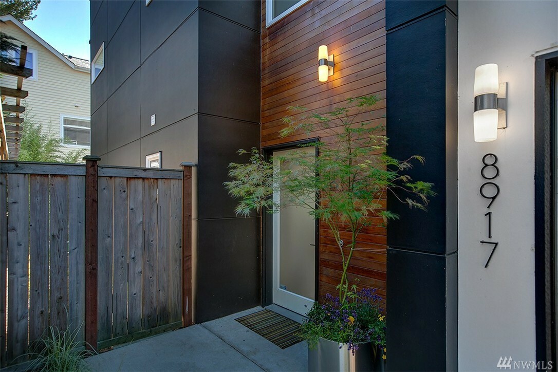 Property Photo: 8917 12th Ave NE WA 98115