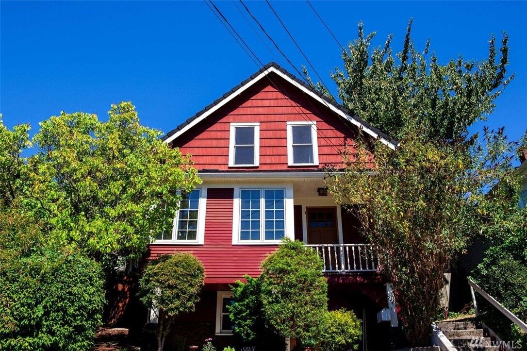 Property Photo:  2712 S Elmwood Place  WA 98144 