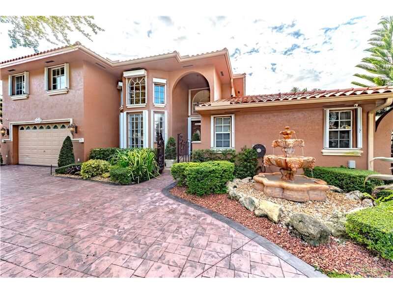 Property Photo: 16522 NW 83rd Pl FL 33016