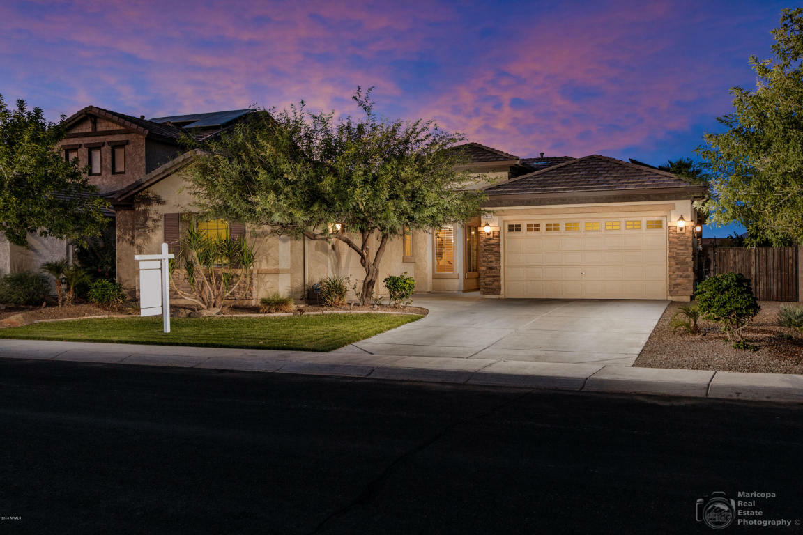 Property Photo:  44570 W Garden Lane  AZ 85139 