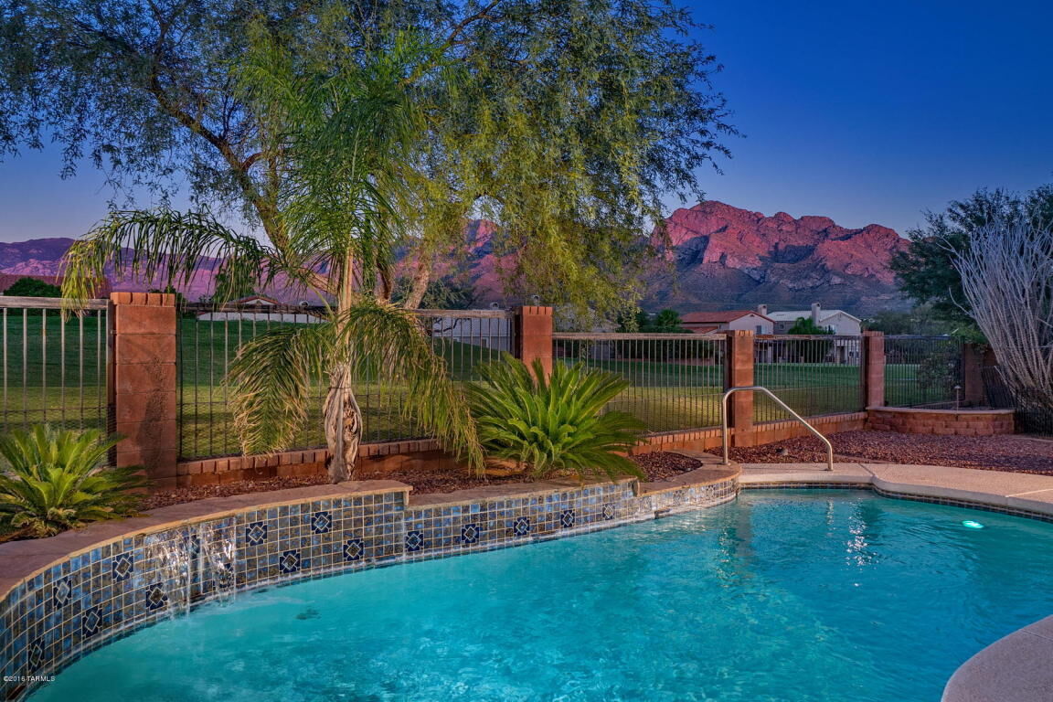 Property Photo:  10260 N Krauswood Lane  AZ 85737 