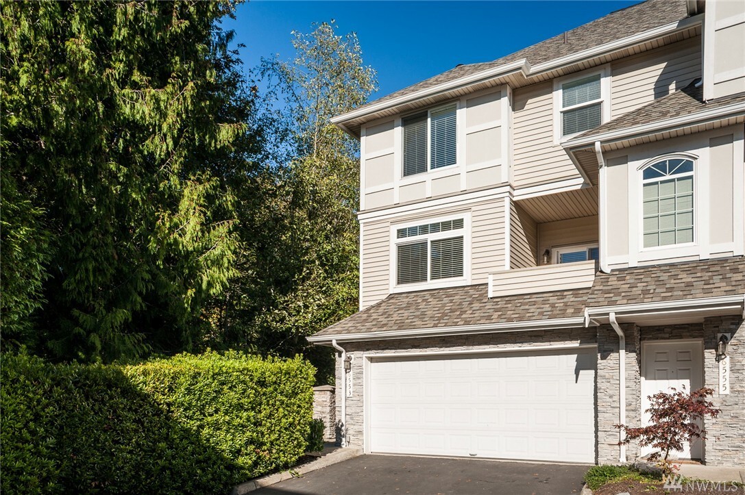 Property Photo:  6553 SE Cougar Mountain Wy  WA 98006 