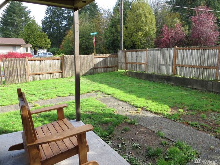 Property Photo:  502 Grandview Ave  WA 98584 