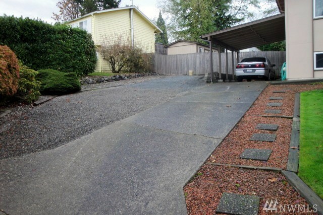 Property Photo:  1633 S 255th Place  WA 98198 