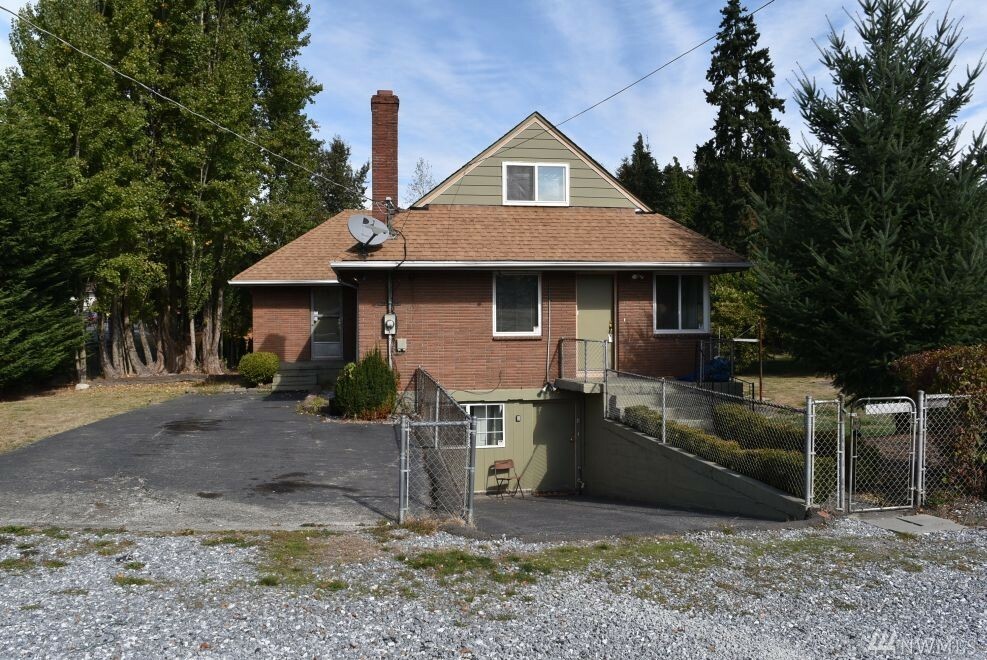 Property Photo:  11860 1st Ave S  WA 98168 