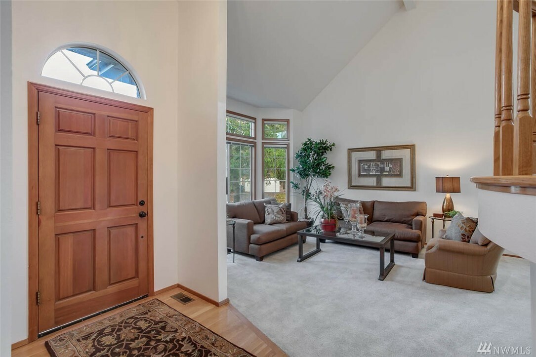 Property Photo: 25408 SE 42nd Place WA 98029