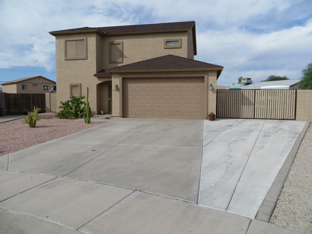 Property Photo:  708 S Paustian Circle  AZ 85120 