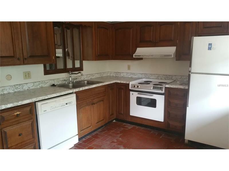 Property Photo: 1004 Kay Jean Drive FL 33594