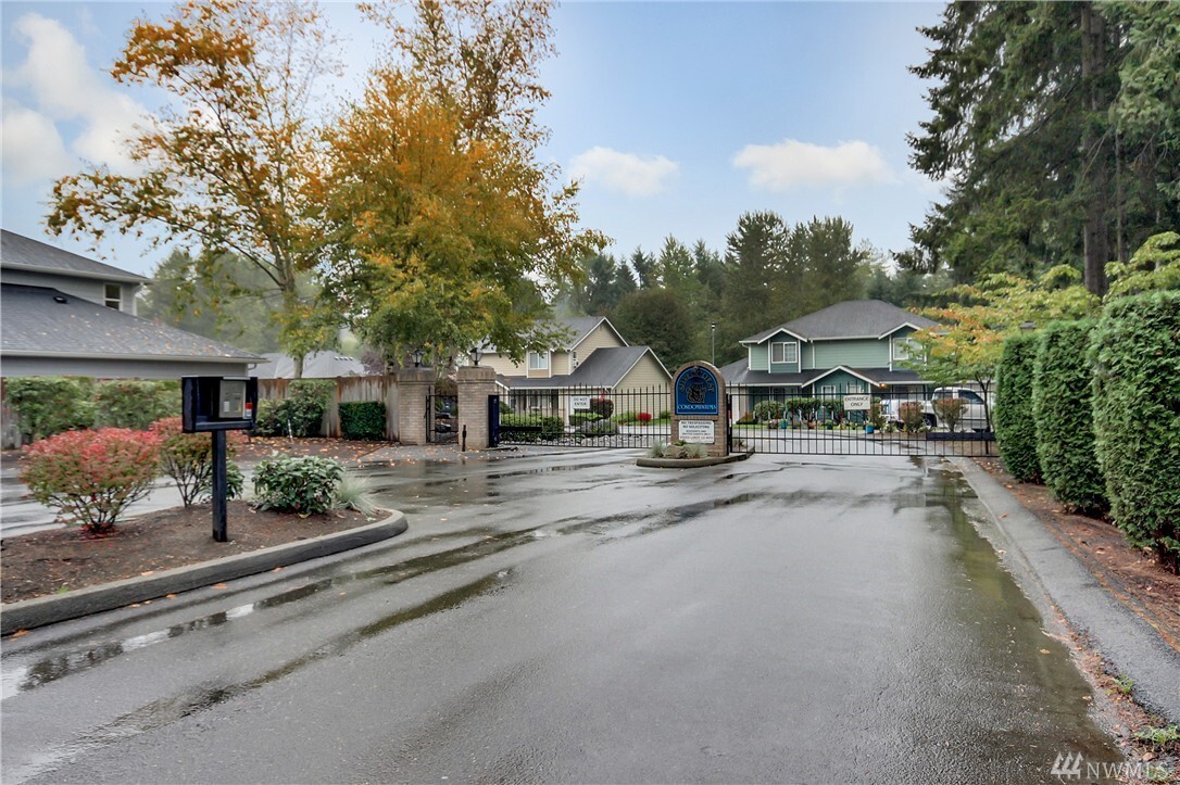 Property Photo: 11704 112th Av Ct E WA 98374
