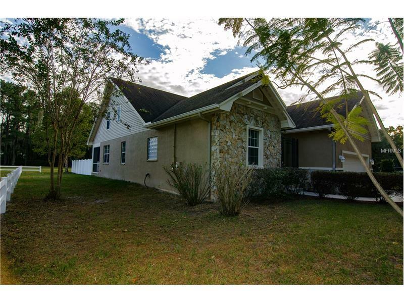 Property Photo:  707 W Terrace Drive  FL 33563 