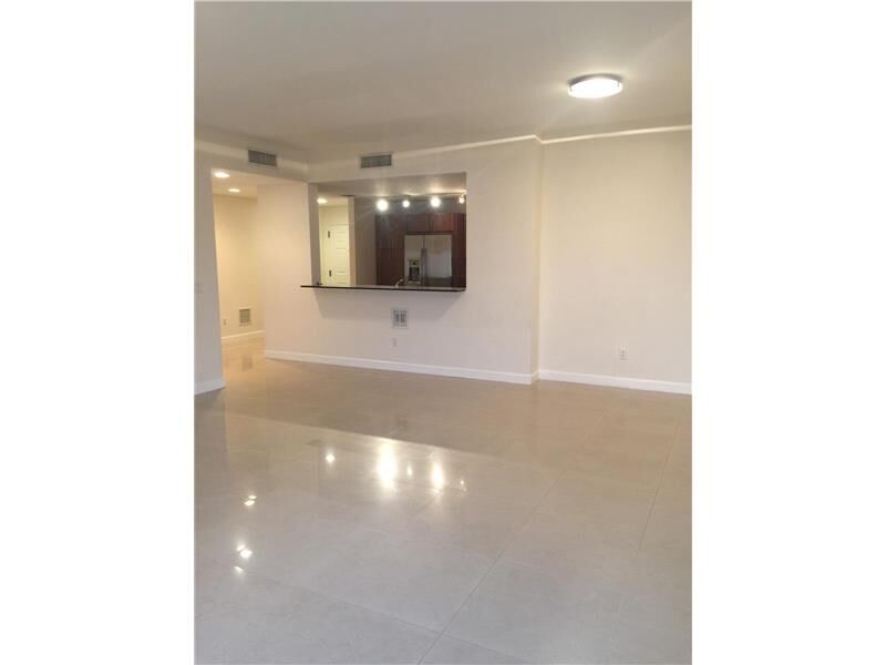 Property Photo: 8395 SW 73rd Ave 702 FL 33143