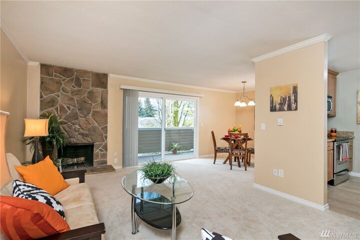 Property Photo:  12423 NE 131st Ct E305  WA 98034 