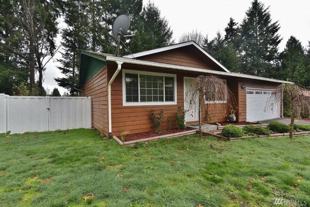 Property Photo:  762 NW Woodlawn Ct  WA 98311 