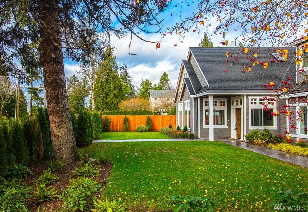 Property Photo: 3102 92nd Ave NE WA 98004