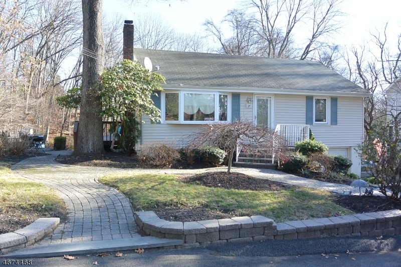 Property Photo:  6 Kitchell Rd  NJ 07834 