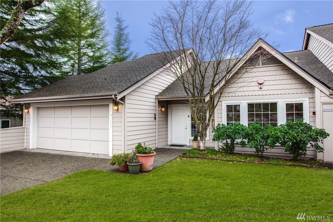 Property Photo:  4163 Providence Point Dr SE 2552  WA 98029 