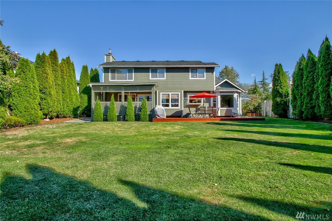 Property Photo:  405 S 32nd Place  WA 98274 