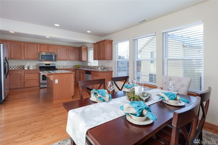 Property Photo: 2614 143rd Place SW 6 WA 98087
