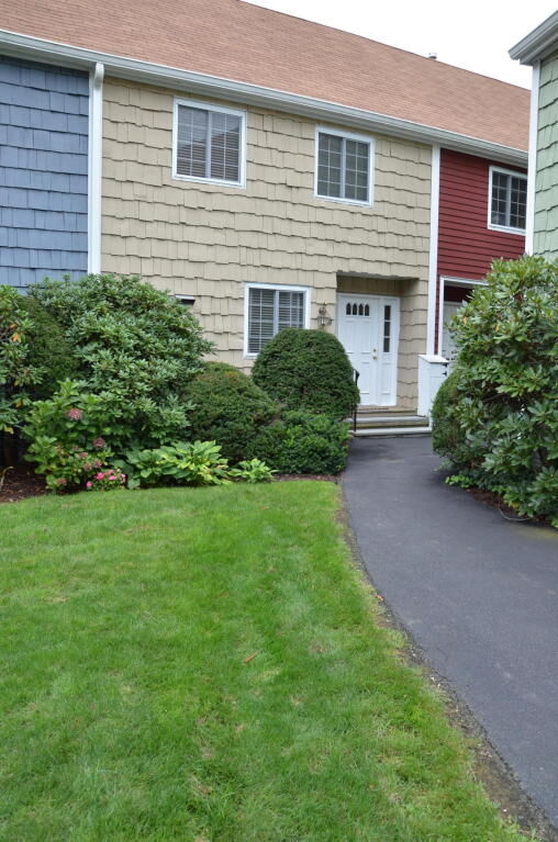 Property Photo:  37 Sheephill Road 13  CT 06878