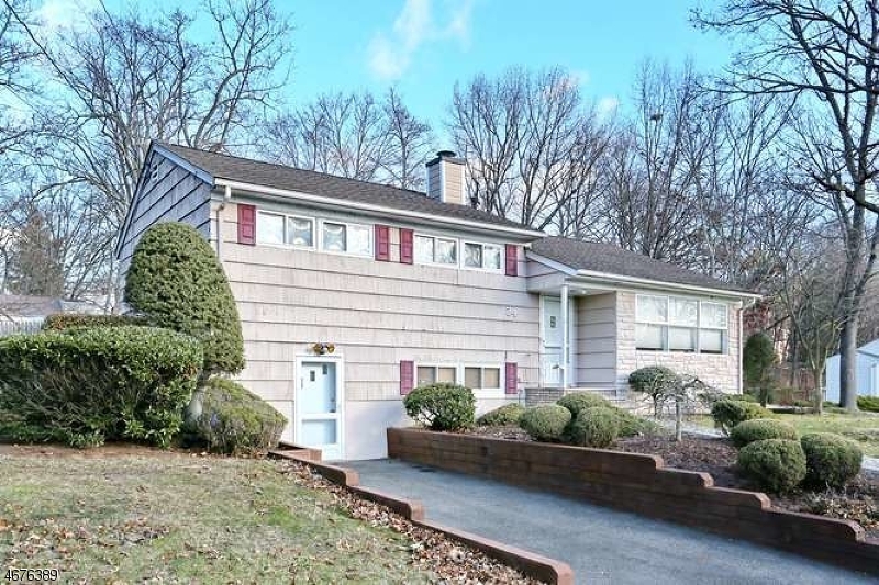 Property Photo:  24 Aster Ln  NJ 07675 