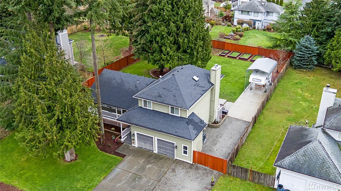 Property Photo:  10911 205th Av Ct E  WA 98391 