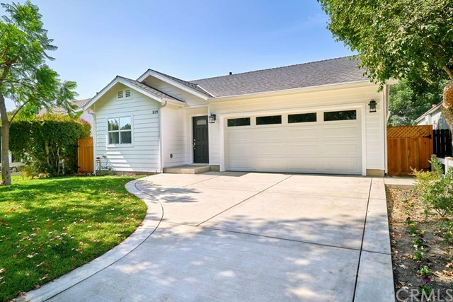 Property Photo:  219 N Beachwood Drive  CA 91506 