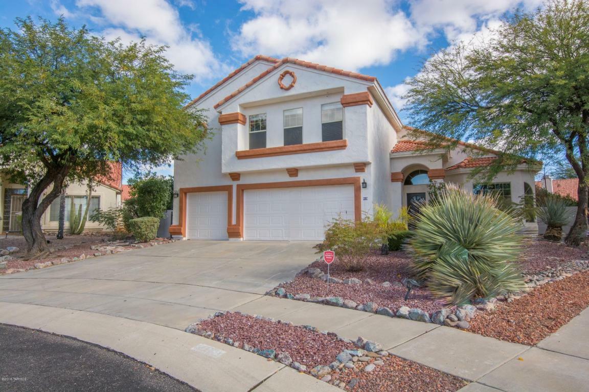 Property Photo:  910 W Graythorn Place  AZ 85737 