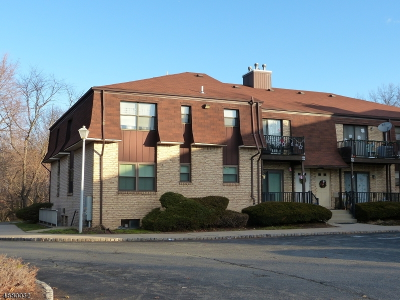 Property Photo: 1411 Normandy Ct NJ 08822