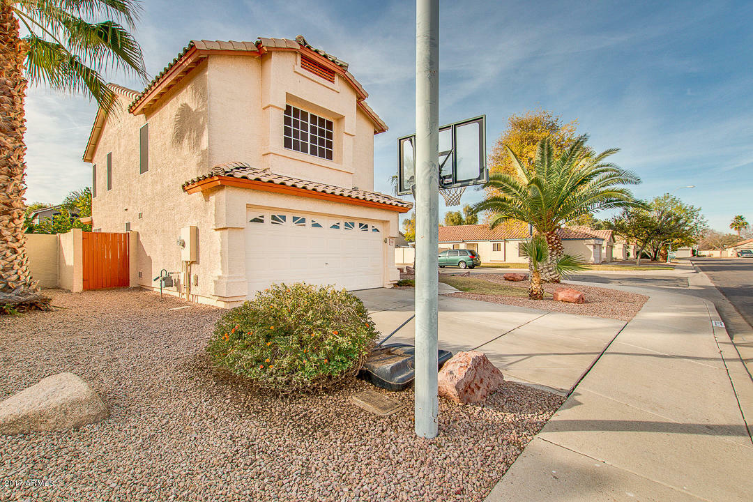 Property Photo:  2330 S Apache Drive  AZ 85286 