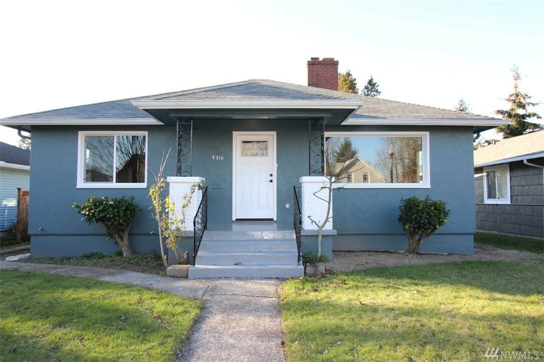 Property Photo:  4310 S L St  WA 98418 