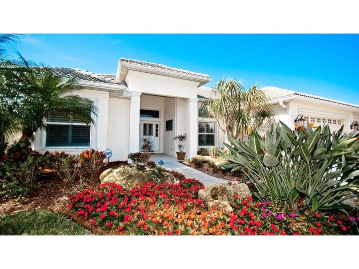 Property Photo:  402 Villas Drive  FL 34285 