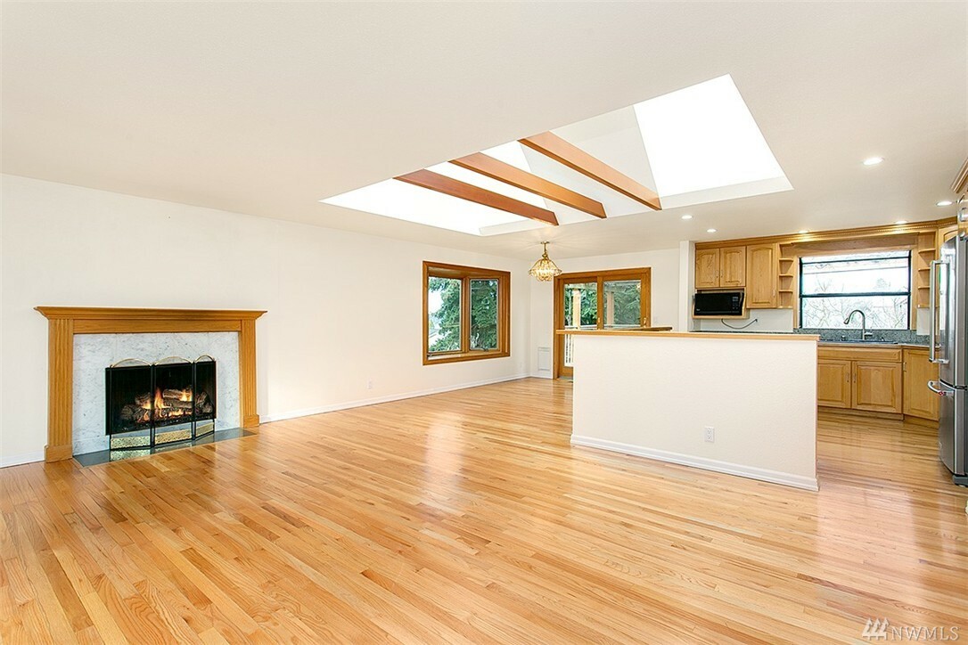 Property Photo: 10606 NE 59th St WA 98033