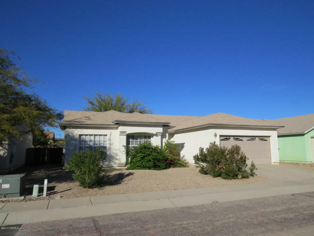 Property Photo:  2550 W Camino Del Venegas  AZ 85742 