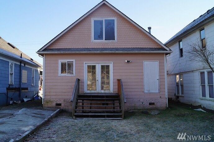 Property Photo:  617 Monroe St  WA 98550 