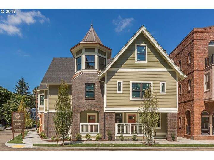 3250 SW 2nd Ave 11  Portland OR 97239 photo